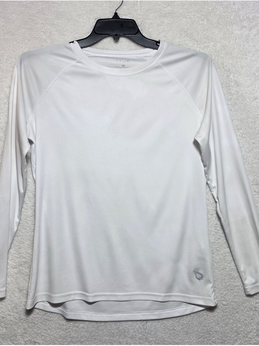 White Long-Sleeve Performance Top - Unbranded